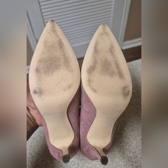 Nine West Women's Burgundy Suede Pumps - Picture 6 of 8